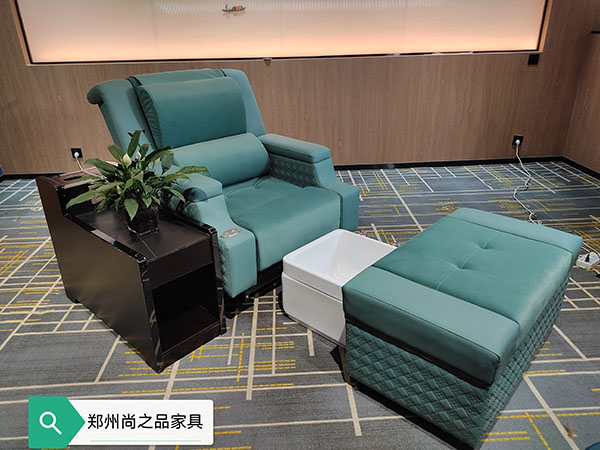 顾客在做足疗和按摩时，优秀的技师从来不问力度怎么样